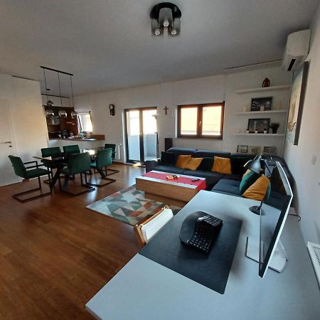 Modern 4-Star Luxury Apt - Wfh Ready, Free Parking 자그레브 외부 사진